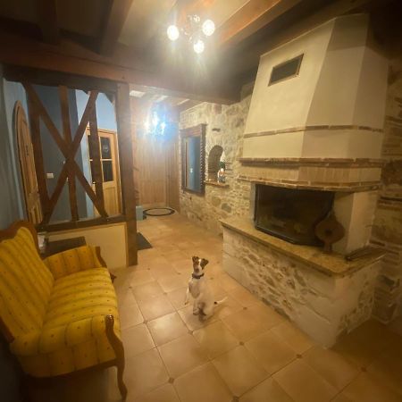 Manoir Du Griffon Bed & Breakfast Outille Exterior photo