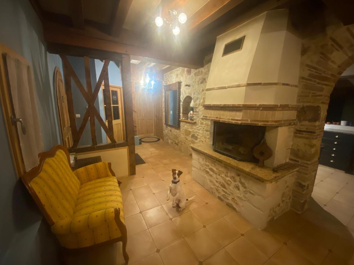 Manoir Du Griffon Bed & Breakfast Outille Exterior photo
